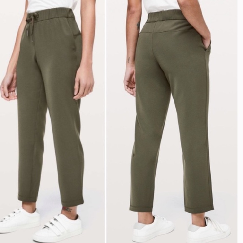 Lululemon On The Fly Pant *Woven 28"
Dark Olive
